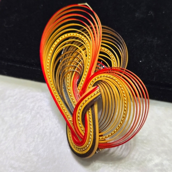 Elegant Multicolor Swirl Brooch - Picture 1 of 16